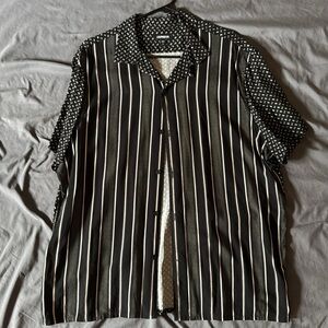 COPY - COPY - COPY - Express short sleeve casual button up shirt size XL pattern